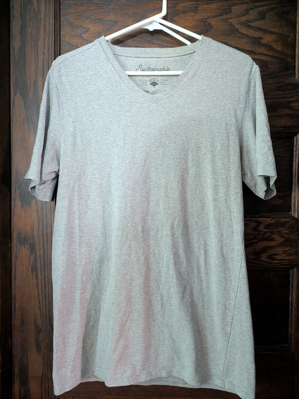 ✨NEW! ✨Pact Organic Cotton Grey Vneck T-shirt - Mens L